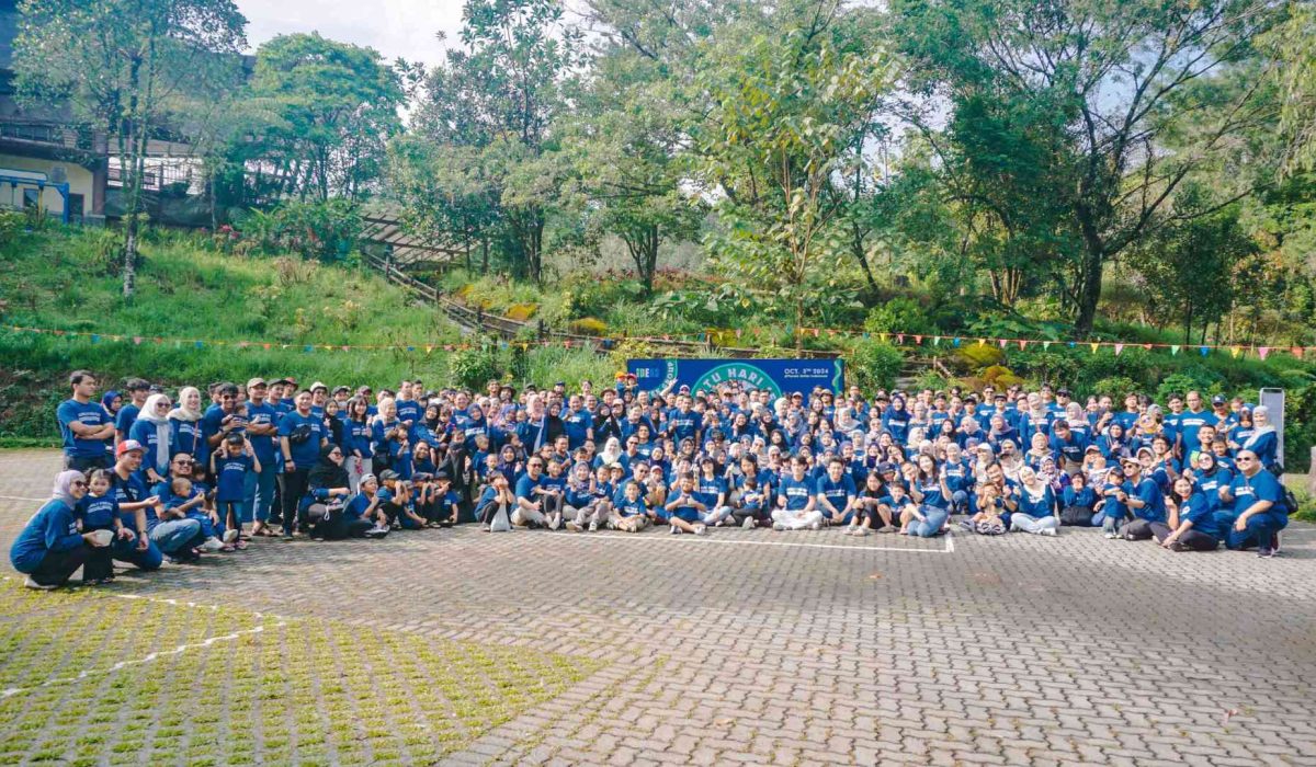 family-gathering-synkrona